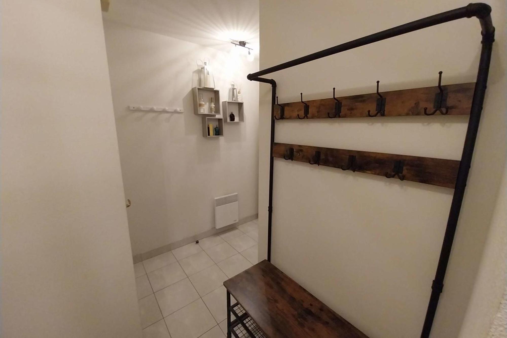Charming T3 With Balcony Near Appartement *