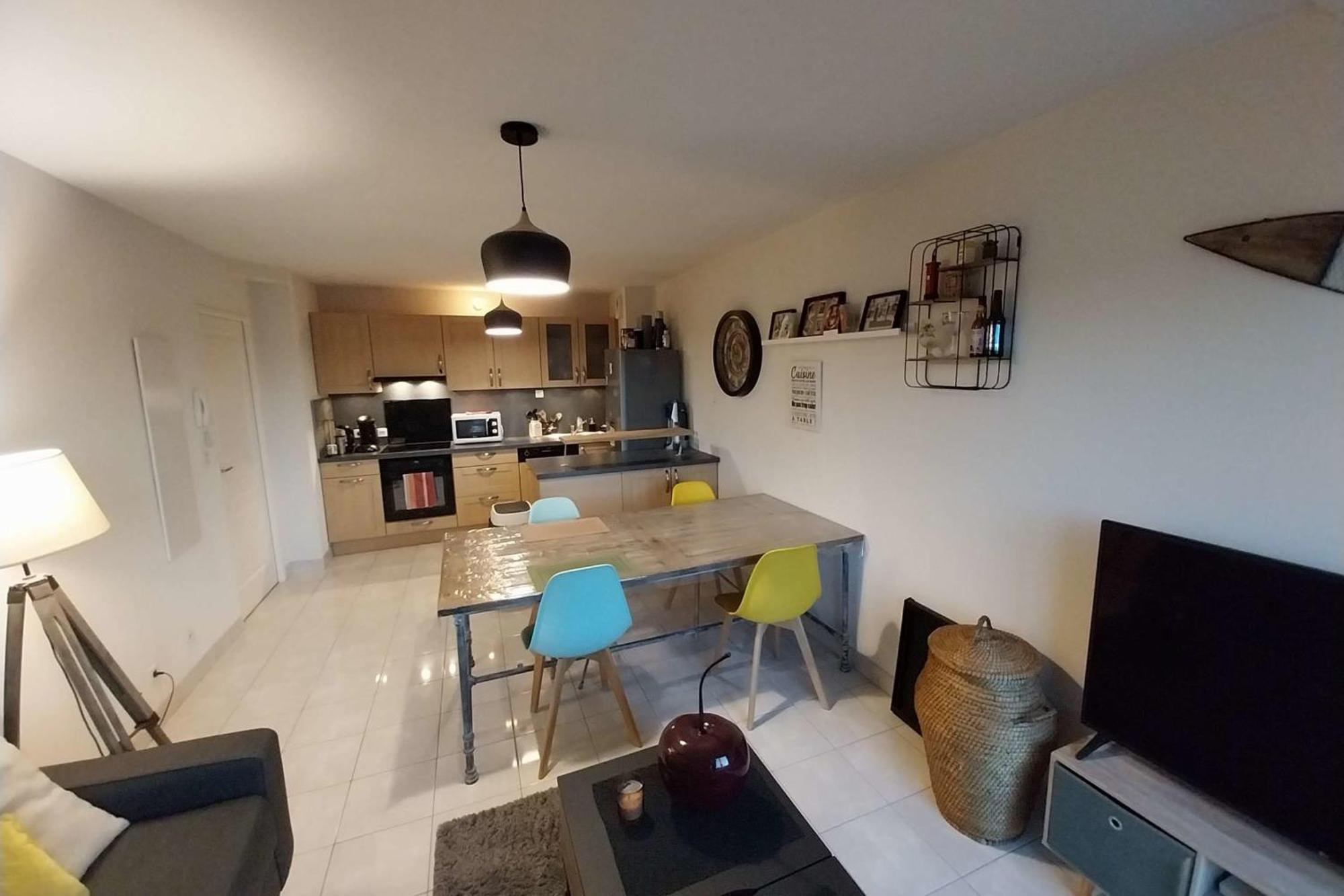 Charming T3 With Balcony Near *