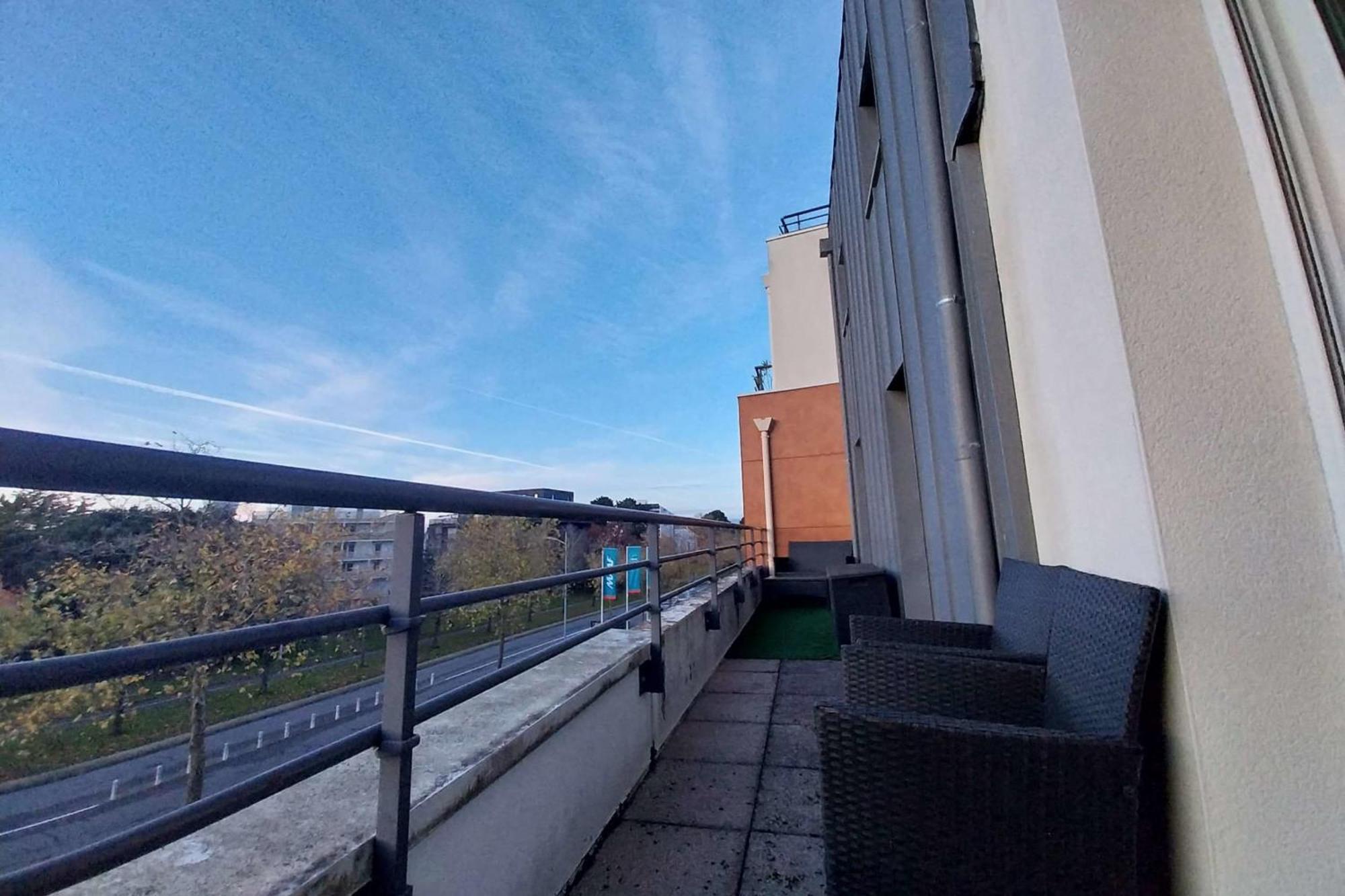 Charming T3 With Balcony Near Appartement *